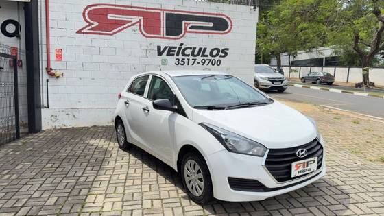 HYUNDAI HB20 1.0 COMFORT PLUS 12V FLEX 4P MANUAL HYUNDAI HB20 1.0 COMFORT PLUS 12V FLEX 4P MANUAL